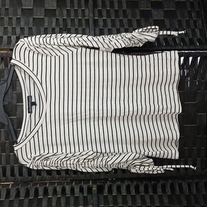 NWT Derek Heart Black/White Striped Long Sleeve Scooped Neck Top SZ L
